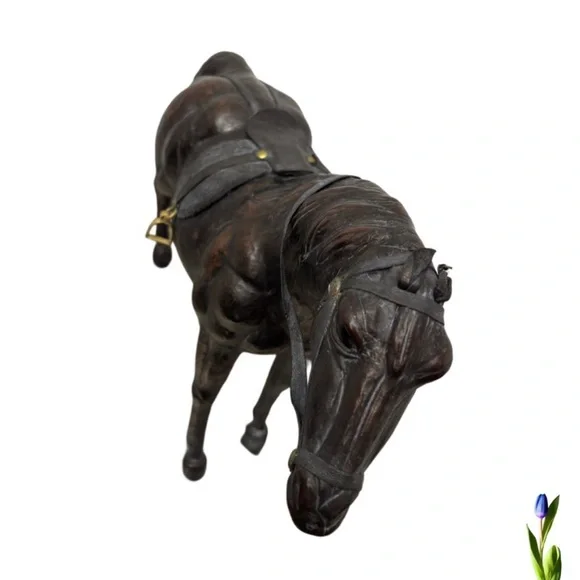 Elegant Black Horse Sculpture - Picture 2 of 6